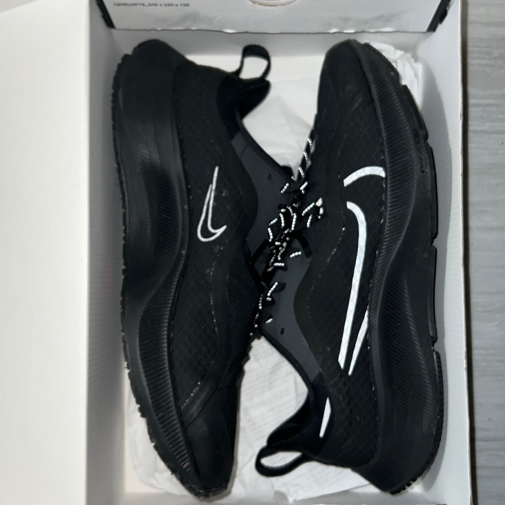 Nike Air ZM Pegasus 37 Shield  Black/Anthracite 11.5 Men (pre-owned)